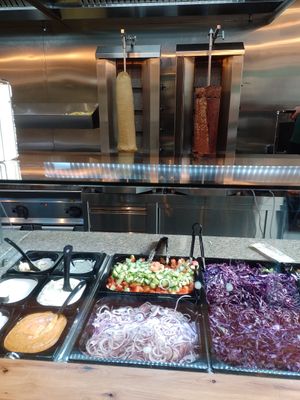 Erbse (rechts) und seitanspieß (links) at Crunchy Vegan Kebab in Gottingen