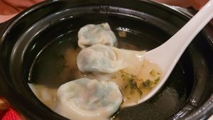 Wonton soup at Zhishen Vegetarian Onigiri - 智深志固 台湾おにぎり in Ito