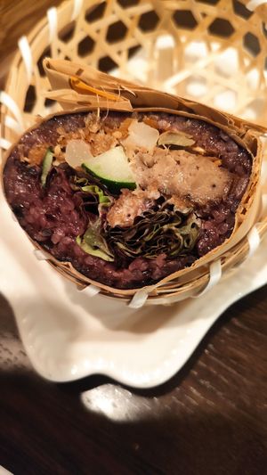 Onigiri with vegan meat at Zhishen Vegetarian Onigiri - 智深志固 台湾おにぎり in Ito