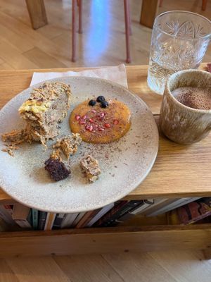Carrot cake and cappuccino   at Café Raízes in Coimbra