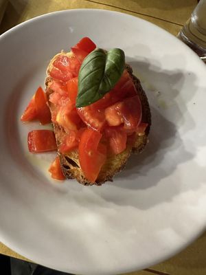 Bruschetta al pomodoro  at Trattoria Pizzeria da Gino alla Villetta in Lazio