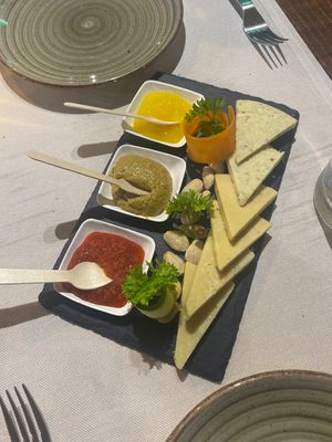Cheese platter small with sauces  at Gintilla in Cagliari