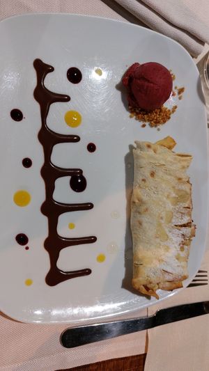 Carasau strudel at Gintilla in Cagliari