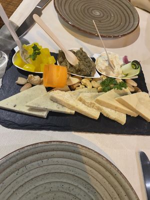  Tabla de quesos small  at Gintilla in Cagliari
