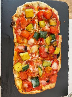 Pinsa ortolana at Gintilla in Cagliari