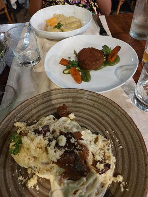 Carbonara, traditional sardinian dish and meatlof at Gintilla in Cagliari