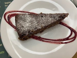 Torta cioccolato e granella di pistacchi  at Gintilla in Cagliari