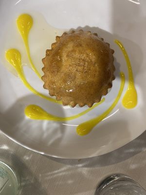 Veganer Grieskuchen (frittiert)  at Gintilla in Cagliari