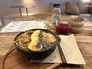 Snickers bowl  at PLANT SHACK Valencia in Valencia