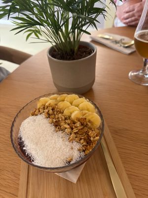 Açai bowl at Almalibre Açaí House 💜 Perez Pujol in Valencia