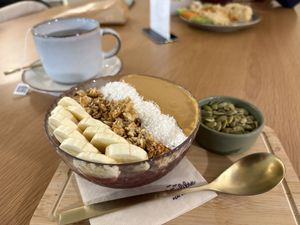 Açai bowl (runner)  at Almalibre Açaí House 💜 Perez Pujol in Valencia