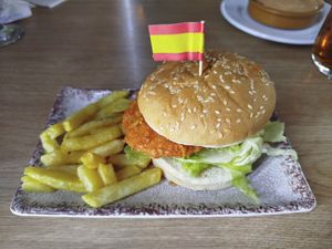 Crunchy vegan burger at Bar El Tonel in Andalucía