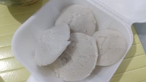 pao idle que veio em combo com molho at Madrasi Culinária Indiana in São Paulo