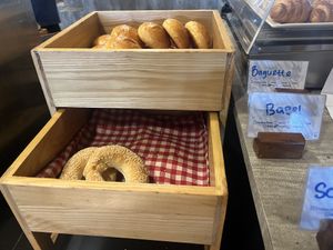 Bagels are vegan - clearly labelled   at Novotel Bali Nguran Rai Airport in Kabupaten Badung