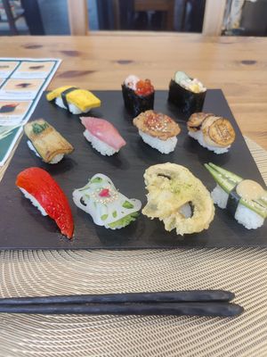 Sushi set at VEGGIE SUSHI JAPAN - ヴィーガン寿司専門店 in Tokyo