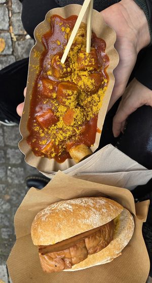 Leberkäs-Weckle and Currywurst at Die vegane Fleischerei in Baden-württemberg