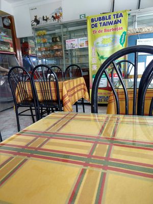 Dining room at Fontana Restaurante Vegetariano in Lima