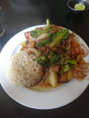 Saltado de Legumbres at Vida y Salud in Lima