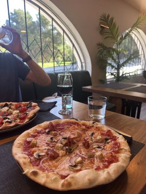 Pizza tofu vegana  at HEY MAMMA Restaurante in Sant Pere De Ribes