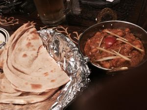 Chana masala. Specify vegan and no dairy. Delicious special 1000 yen whole wheat flat bread at Annam Restaurant in Tokyo
