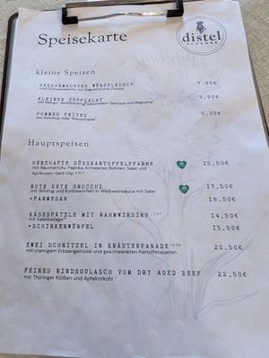 Speisekarte, vegane Speisen sind klar markiert at Distelschänke in Thüringen
