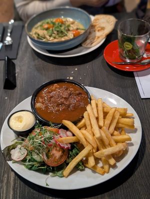 Stoofpot met friet at Dordts Genoegen in Dordrecht