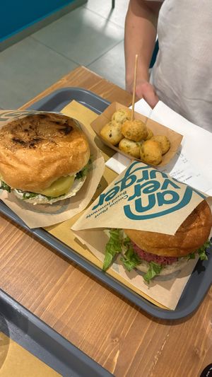   at  Van Ver Burger Garibaldi in Turin