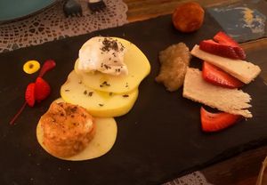 Vegan cheese at Moon in Siracusa