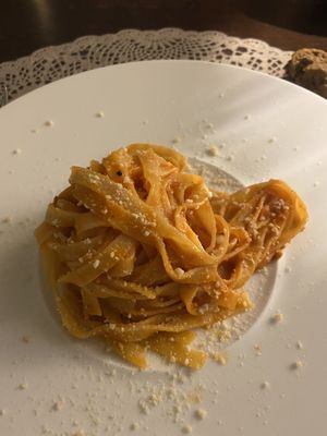 Tagliatelle al ragù   at Moon in Siracusa