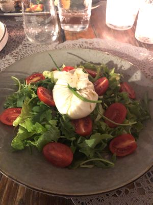 Burrata vegana at Moon in Siracusa