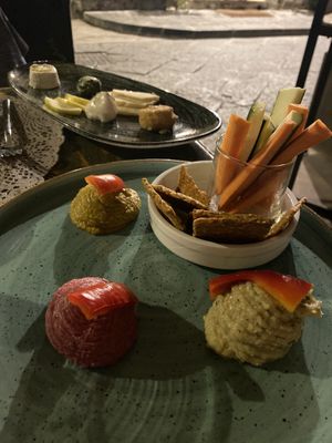 3 Humus   at Moon in Siracusa