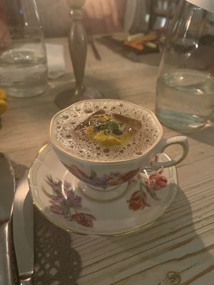 5 PM cocktail (gin and tea)  at Moon in Siracusa