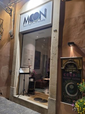  at Moon in Siracusa