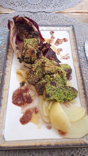 Tempeh with pistacchio at Moon in Siracusa