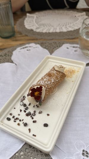 Cannoli   at Moon in Siracusa