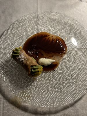 Cannolo al pistacchio  at Moon in Siracusa