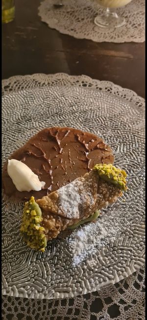 cannoli at Moon in Siracusa