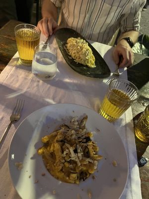 Carbonara und Auberginenpasta  at Moon in Siracusa