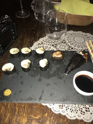 Sushi set ( not very good ) lol at Moon in Siracusa