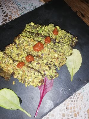 Tempeh with pistachhio at Moon in Siracusa
