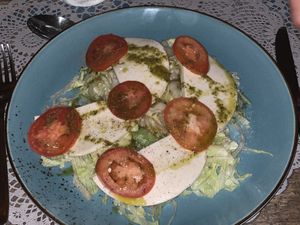 Caprese salad at Moon in Siracusa