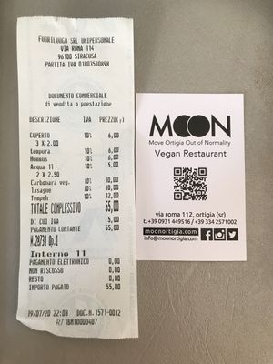 In ortigia center at Moon in Siracusa