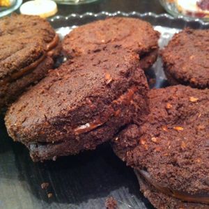 עוגיות שוקולד מקמח אורז עם מלח גס at Seeds in Tel Aviv