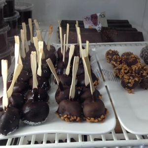 Vegan treats at Seeds in Tel Aviv