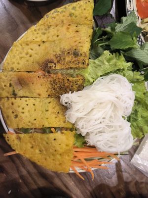 Vegan vietnamese pancake at MẸT Vietnamese restaurant & Vegetarian Met 4 in Hà Nội