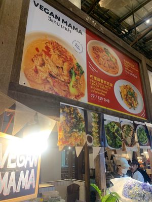Stall front 🇵🇸🇲🇲⚖️🇵🇸🗝️ at Vegan mama in Chiang Mai