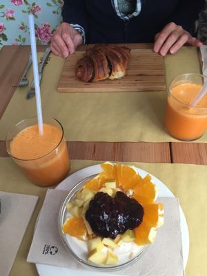 Breakfast  at Kimpira in Valencia