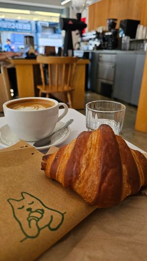  at Bird Coffee Lab in Seoul