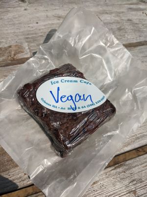 Vegan brownie at Ice Cream Cafe in Orleans