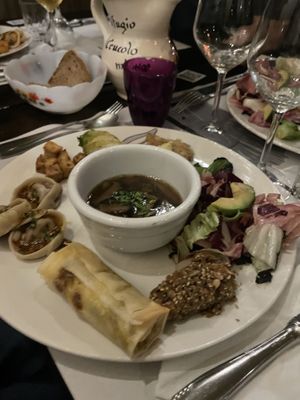 Piatto combinato vegan  at Clan Destino in Emilia-romagna